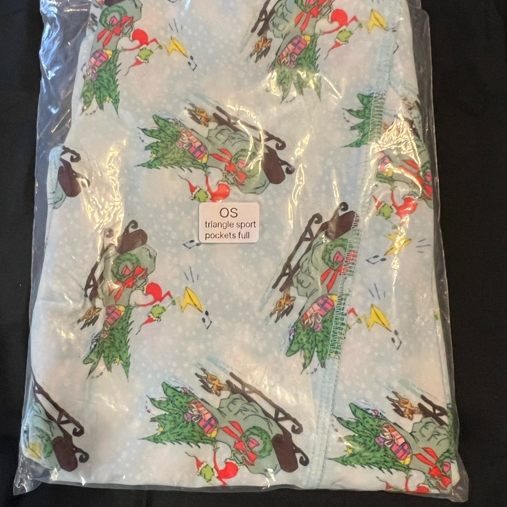 Spread the Holiday Cheer wearing a pair of The Grinch Leggings! - Picture 4 of 6